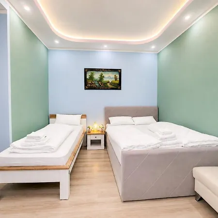 Luxury With River View Apartmán *