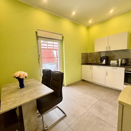 Luxury With River View Apartmán